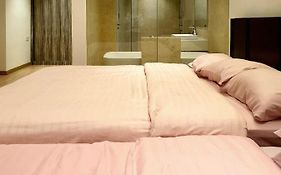 Classic & Comfy 2 Bedroom Condo Georgetown 温馨爵士双房公寓